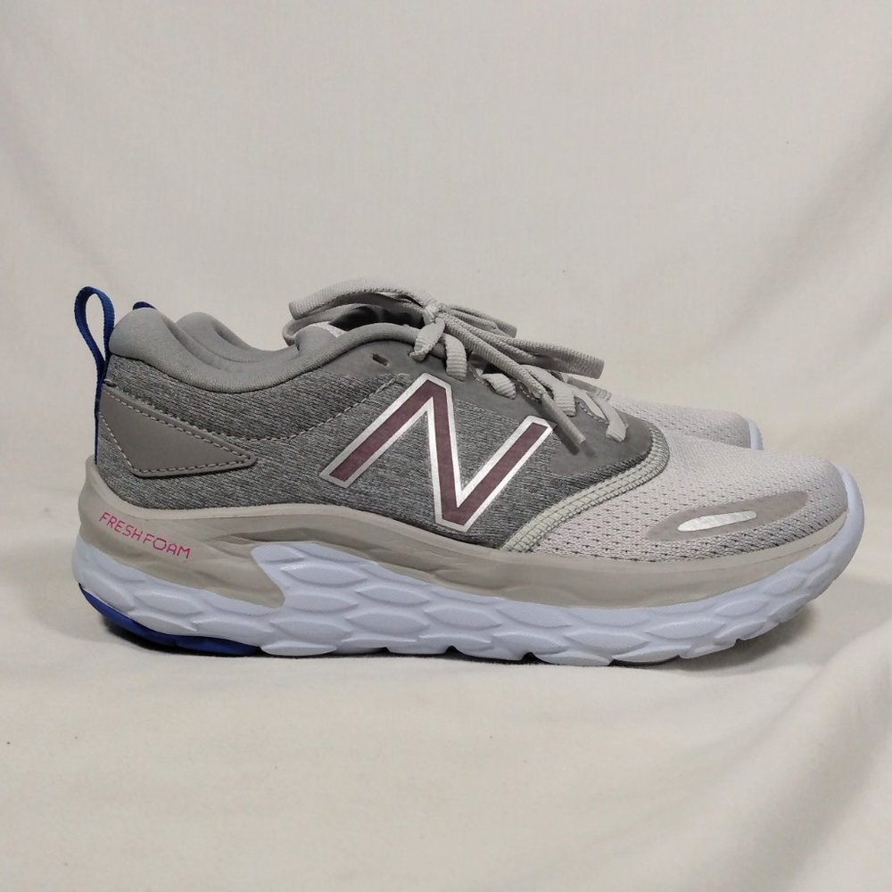 New Balance Women's Altoh V1 Fresh Foam Running Shoe New without Tags - Picture 2 of 5